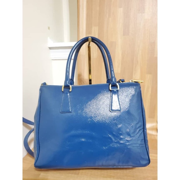 Authentic Prada Saffiano Patent Leather Front Pocket Double Zip Lux Tote - Picture 3 of 11